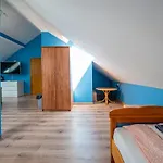 Pod Niebem