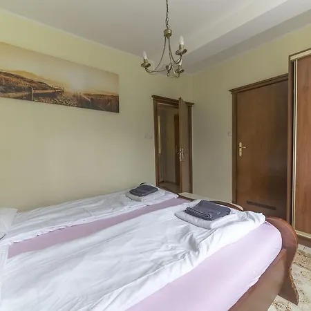 Pod Niebem Юрата