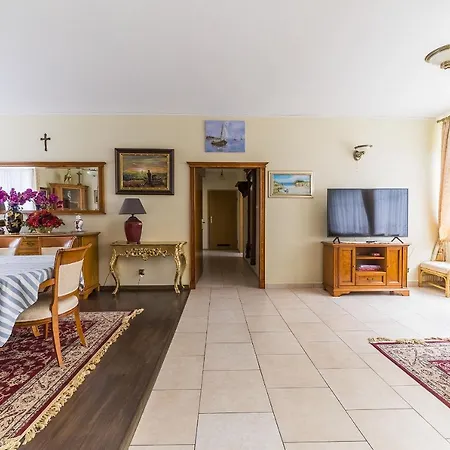 Pod Niebem Проживание в семье