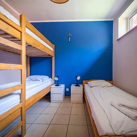 Проживание в семье Pod Niebem