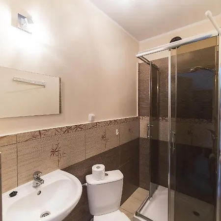 Pod Niebem יוראטה