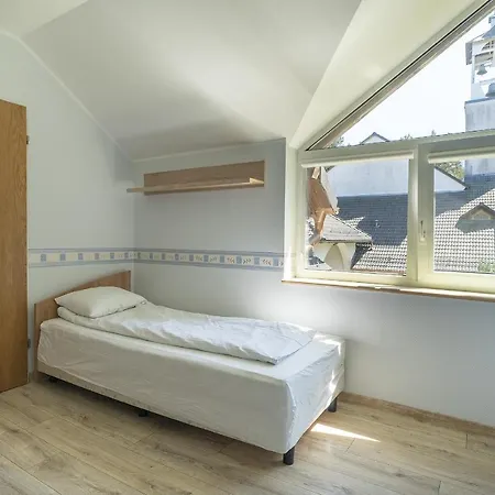 Проживание в семье Pod Niebem *